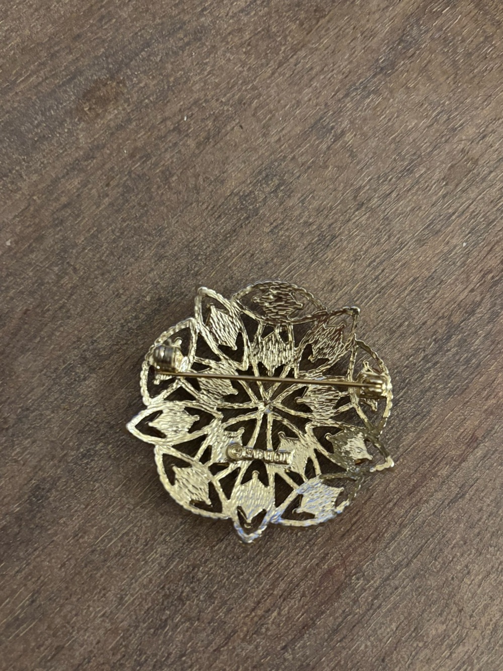 Sarah Coventry Gold-Tone Floral Brooch with Green and Red-Brown Cabochons - Picture 2 of 2